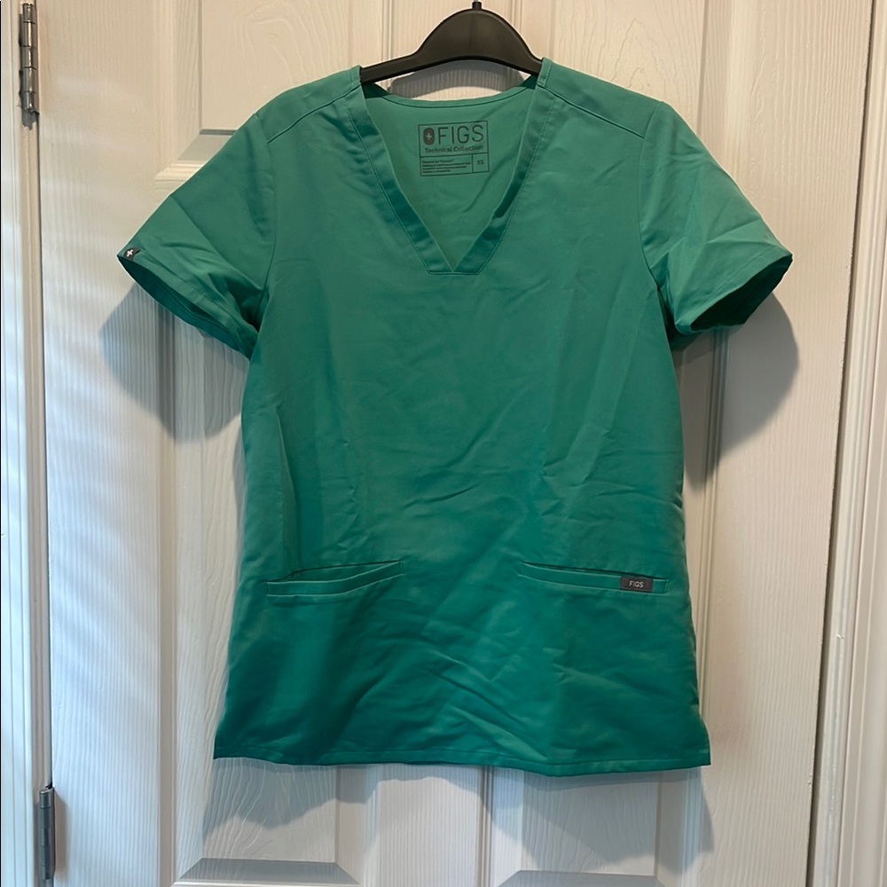 Figs Green Fitted Short Sleeve Tee